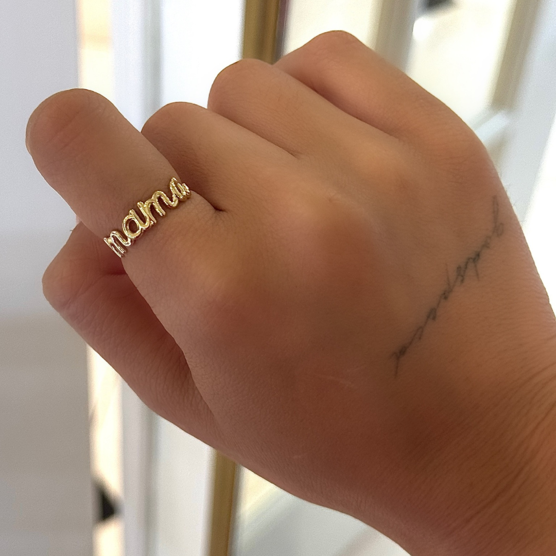 "Mama" Gold Wire Script Ring