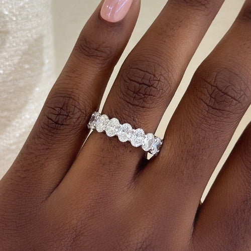 3.18 ctw scalloped oval diamond band