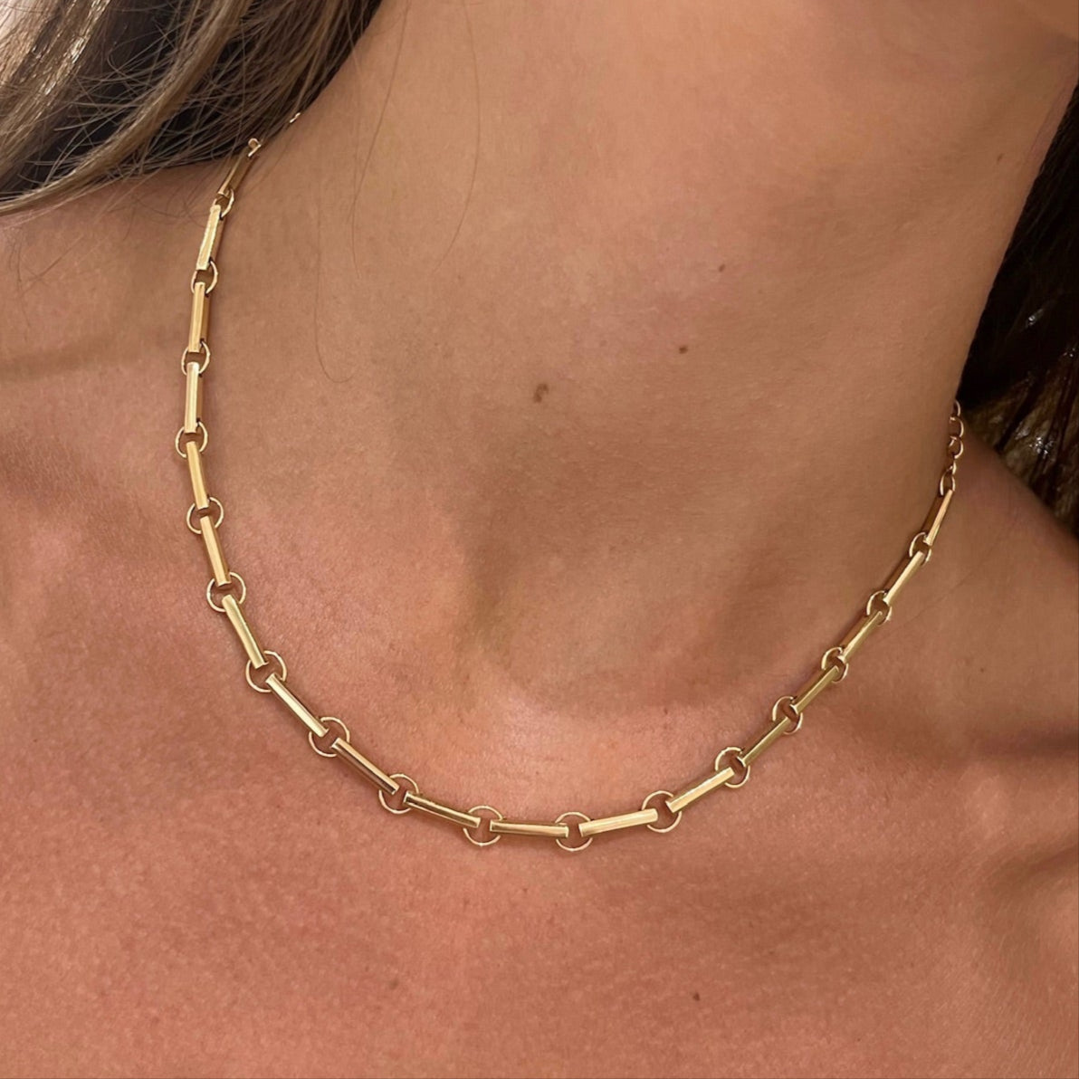 Alternating Bar Chain