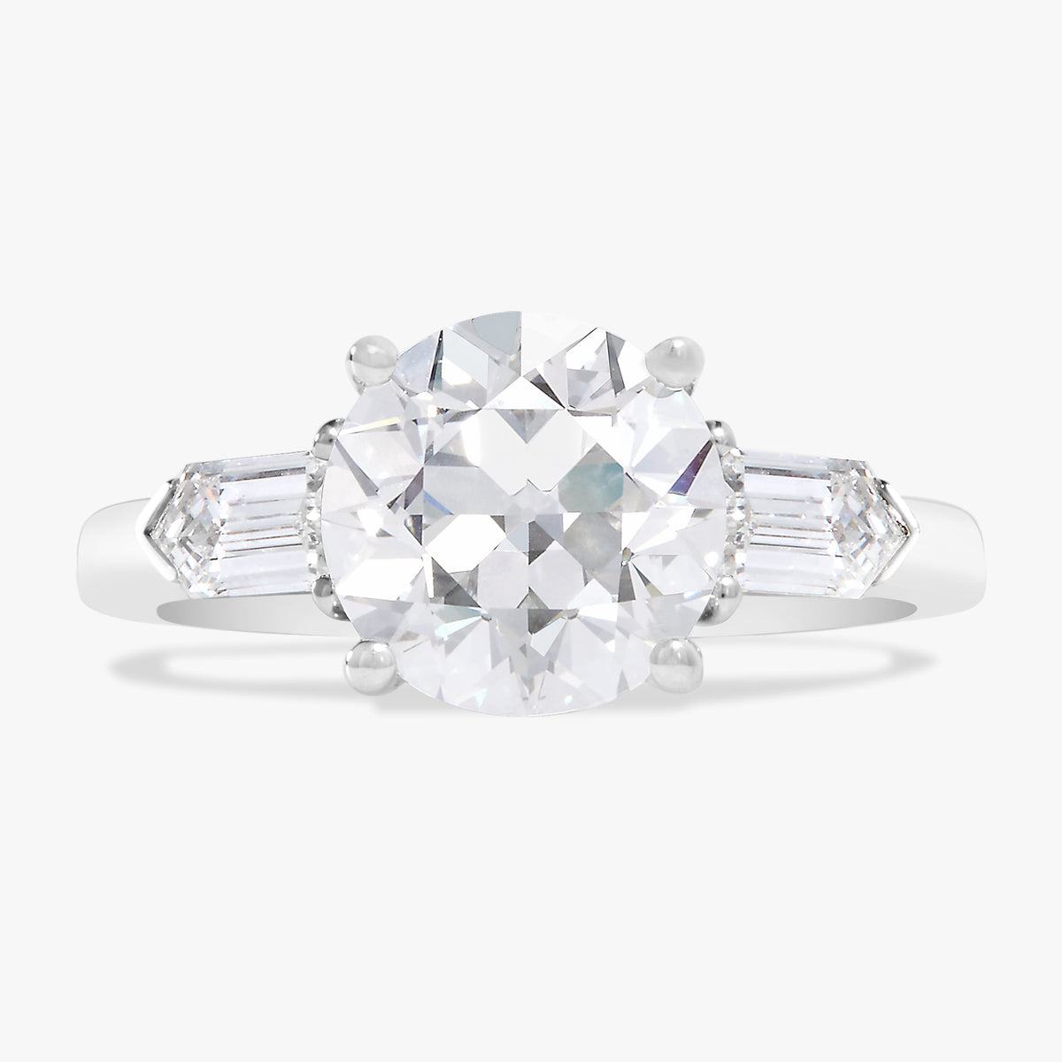 2.50ct Lab Grown Old European Round Diamond in Solitaire Setting with Tapered Bullets