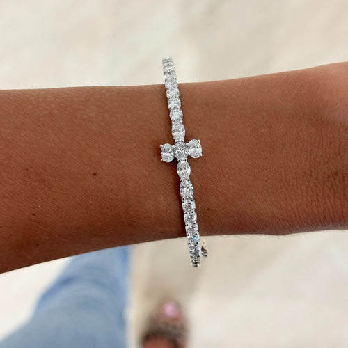 Kirk Oval & Round Diamond Cross Bangle