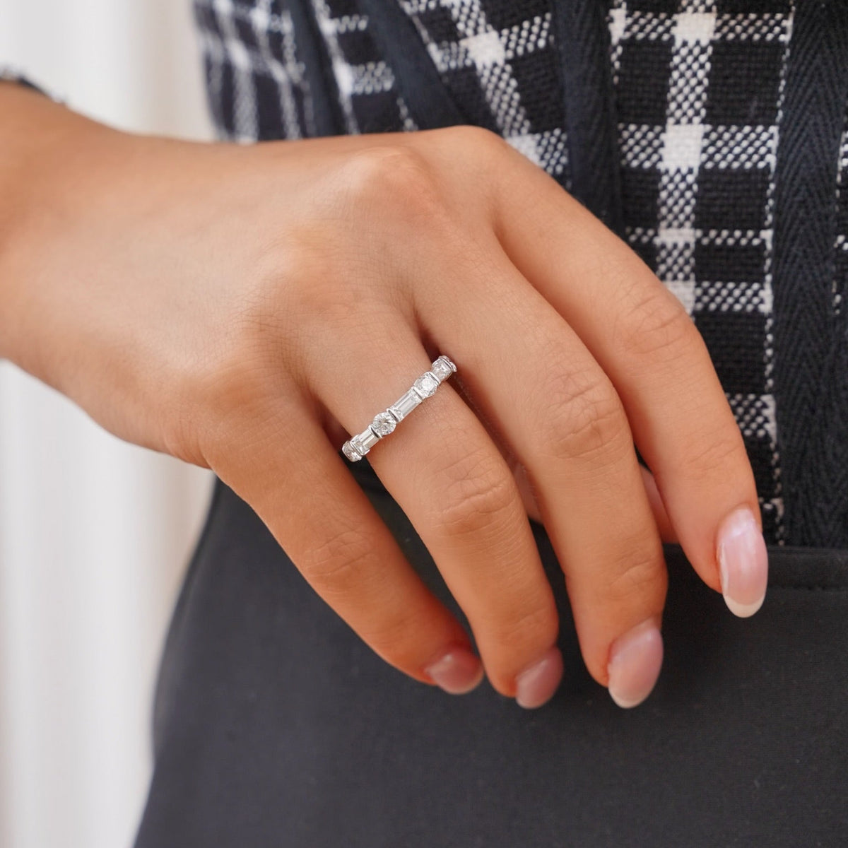 Daisy Baguette & Round Alternating Diamond Band 1.64 ctw