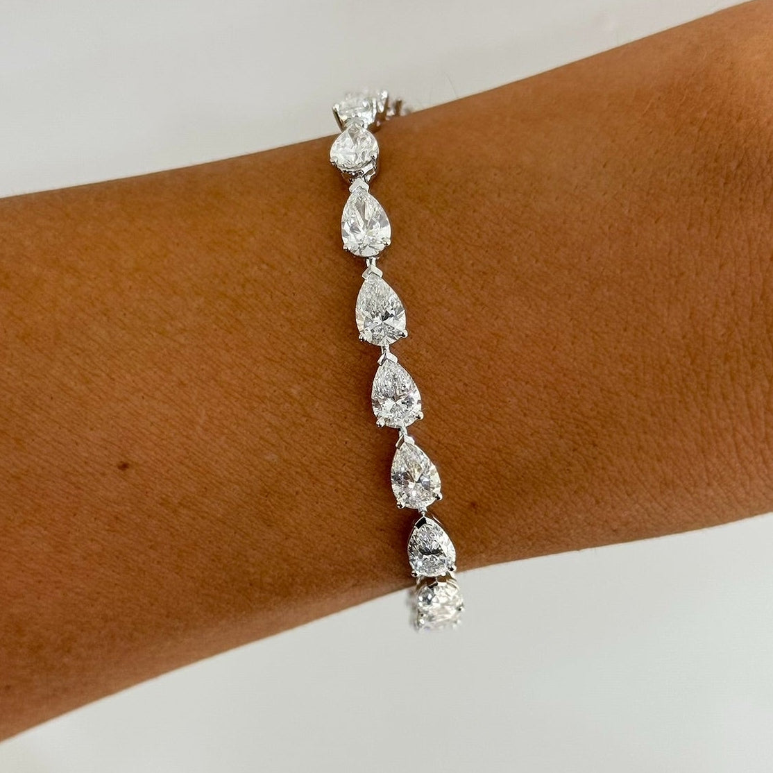 Everette Chasing Pears Diamond Tennis Bracelet WG