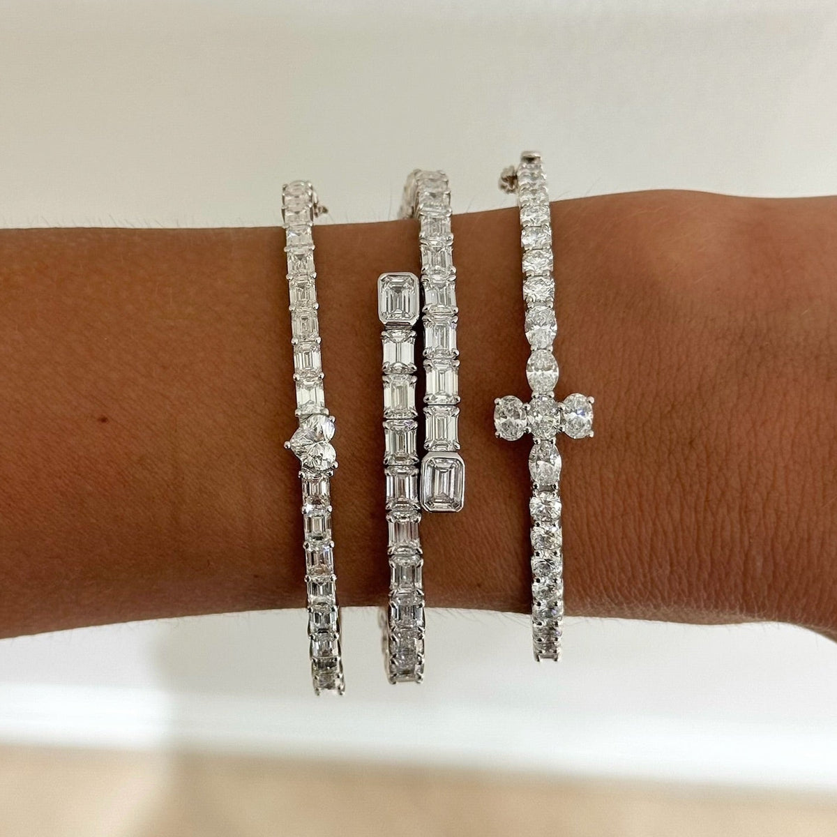 Kirk Oval & Round Diamond Cross Bangle