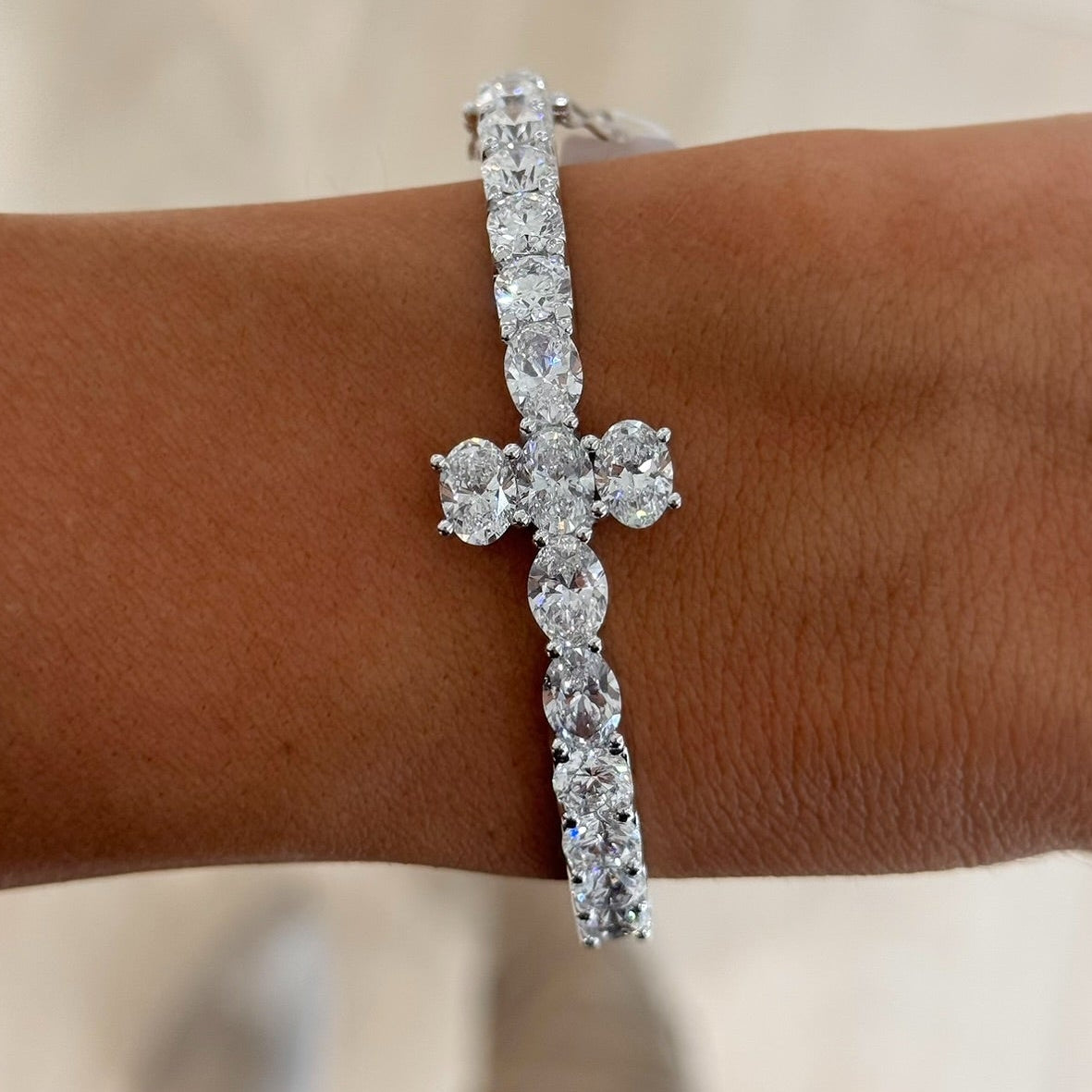 Kirk Oval & Round Diamond Cross Bangle 8.89 ctw
