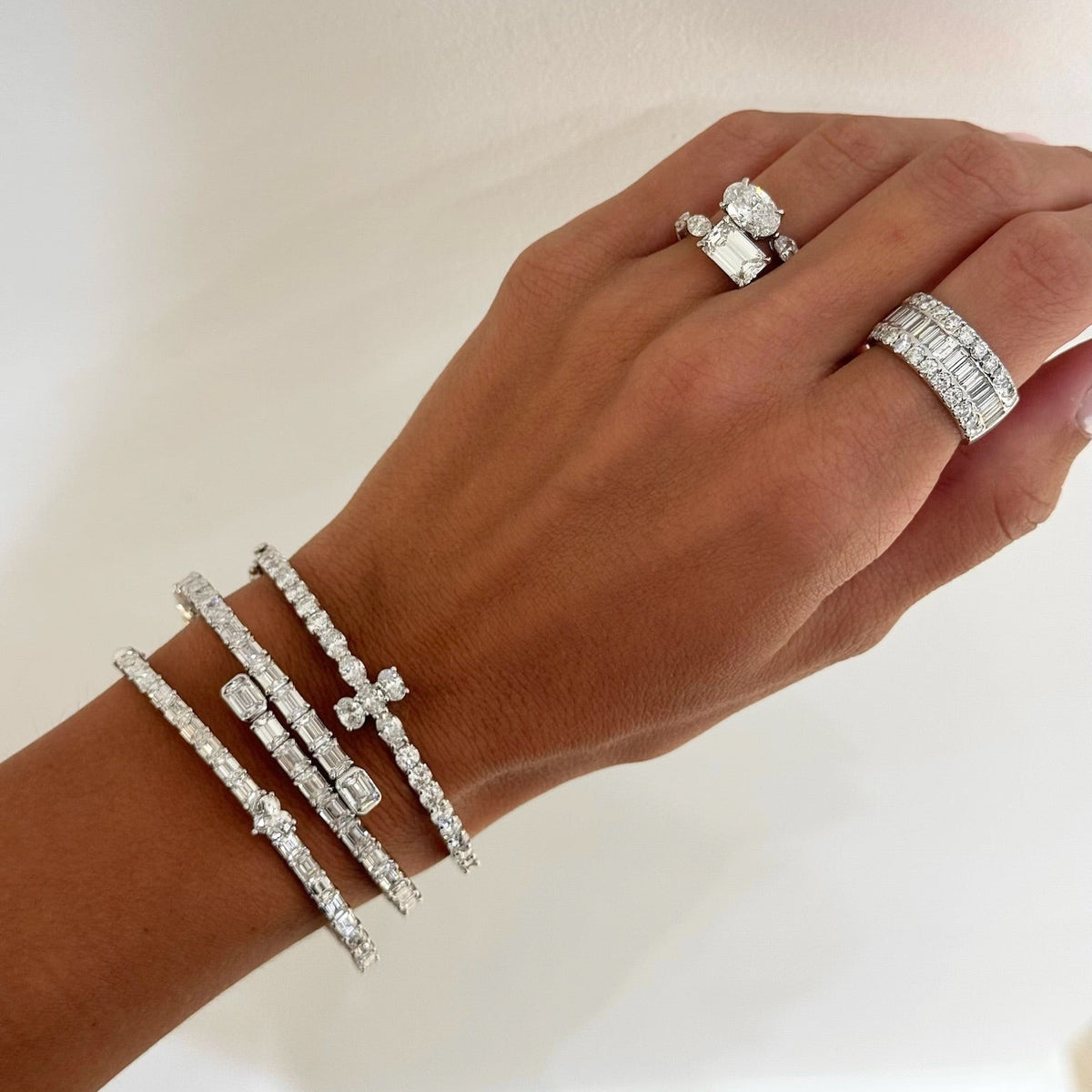 Kirk Oval & Round Diamond Cross Bangle