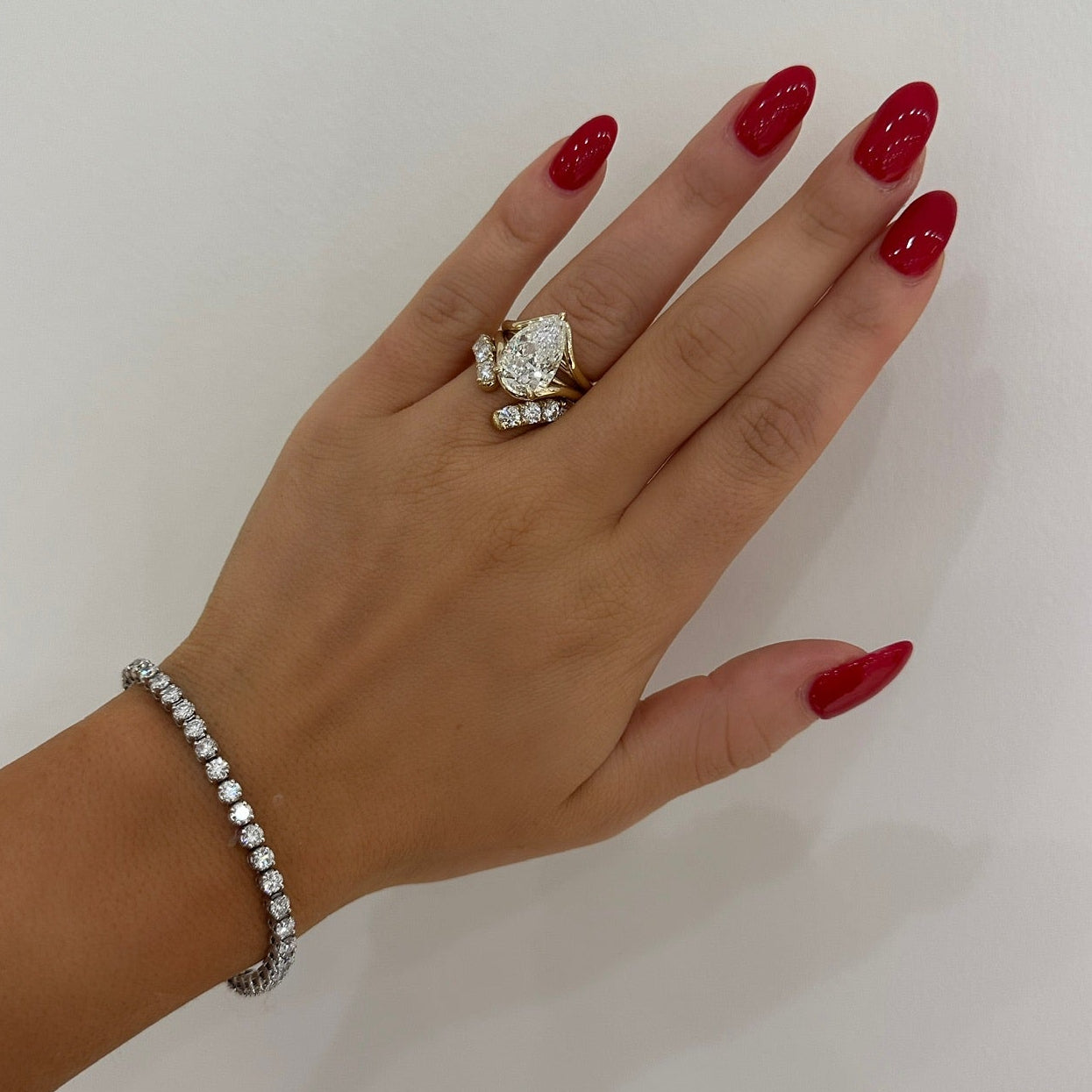 Lira Open Concept Diamond V Band – RWFJ