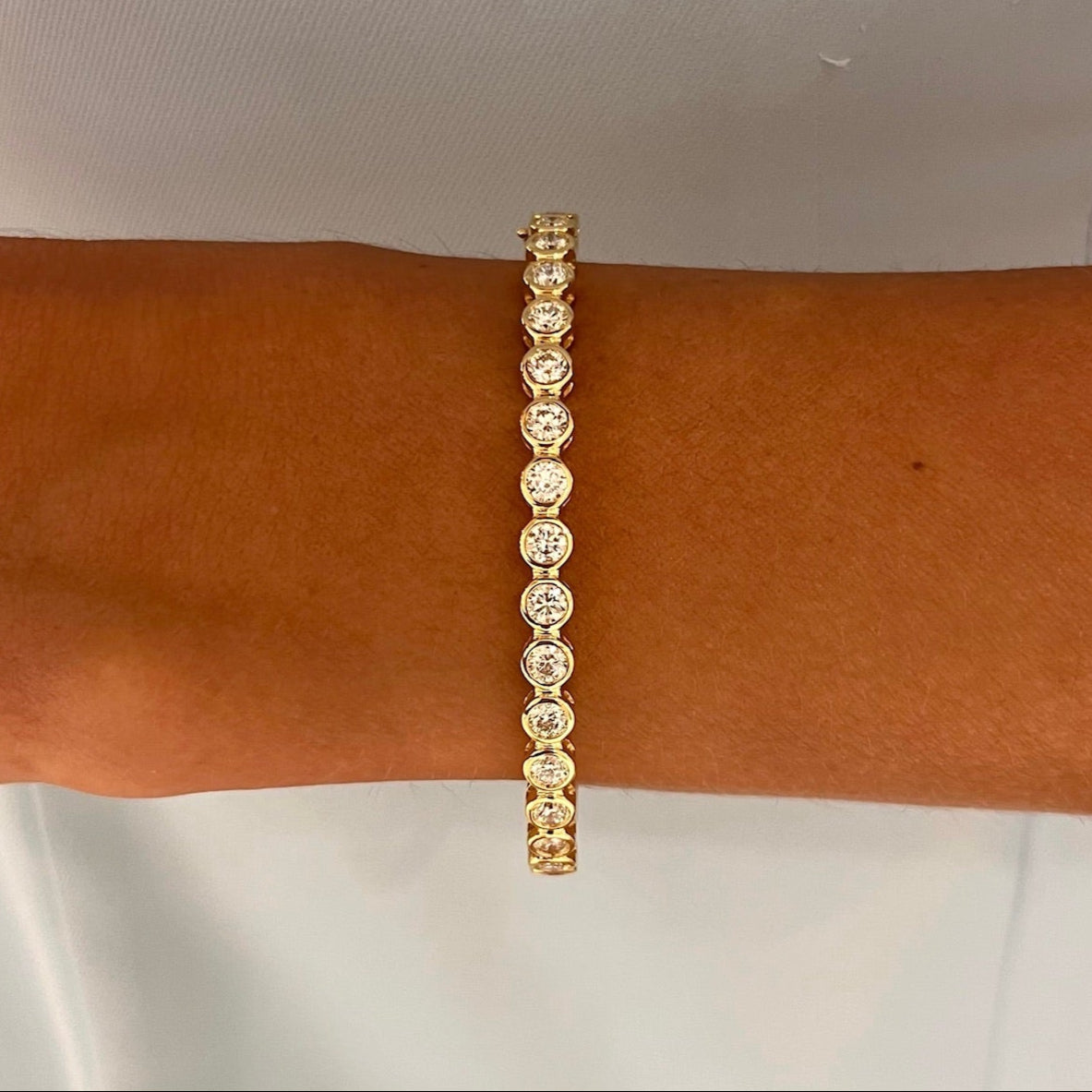 Mini round bezel bangle