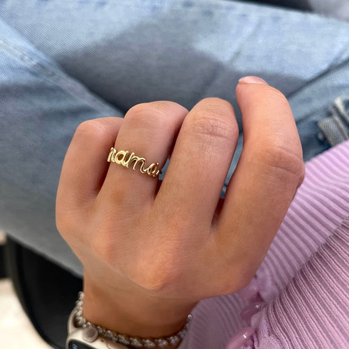 "Mama" Gold Wire Script Ring