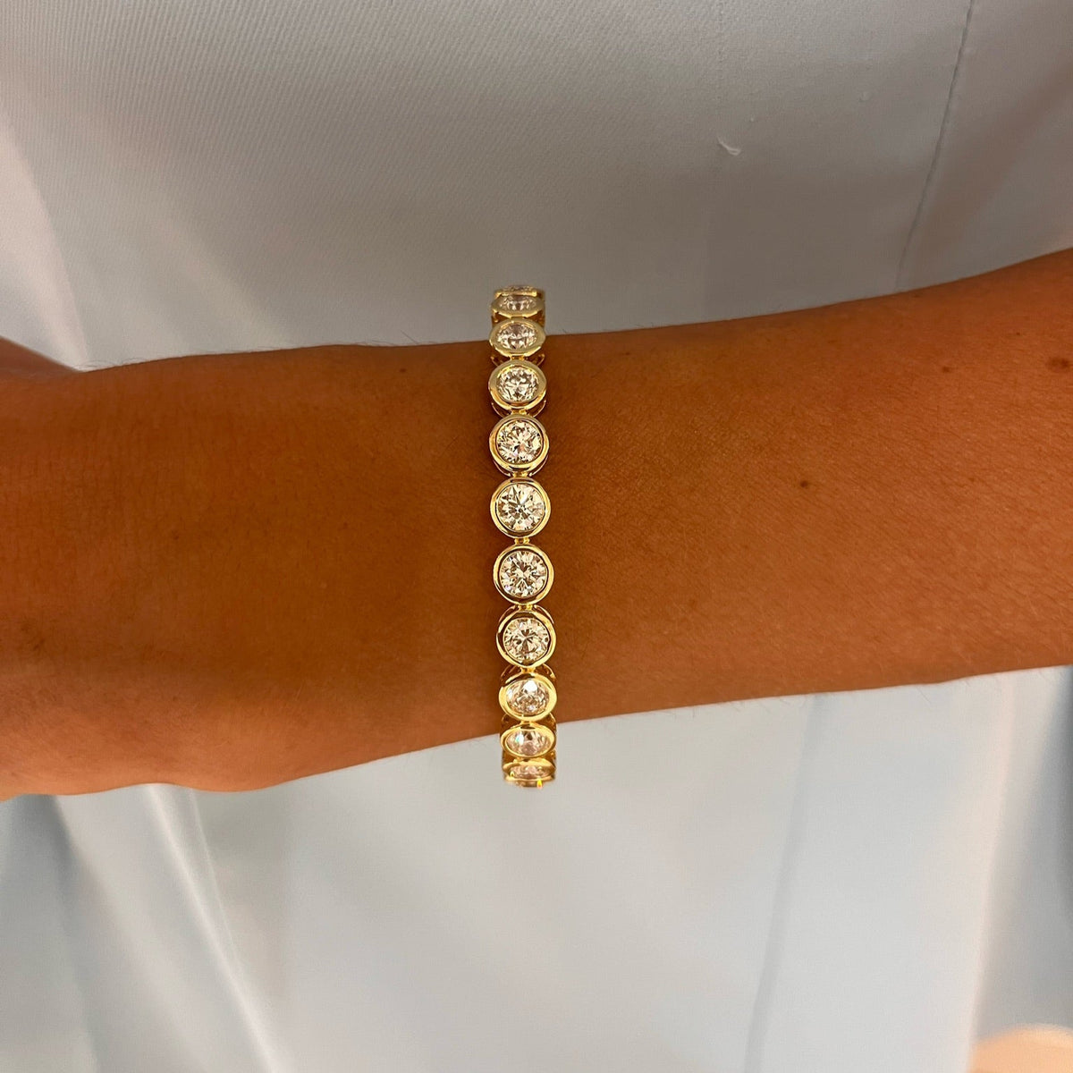 Round Diamond Bezel Bangle Bracelet 6.05