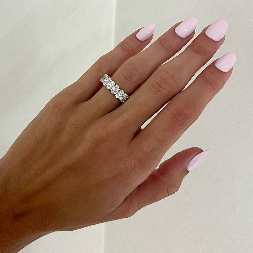 Scalloped Oval Diamond Band 2.05 ctw