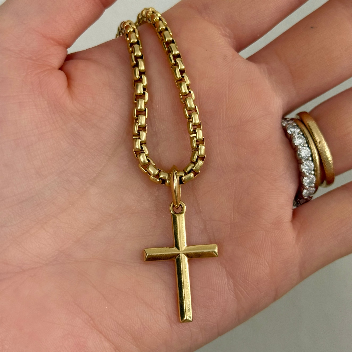 The lamb mens cross