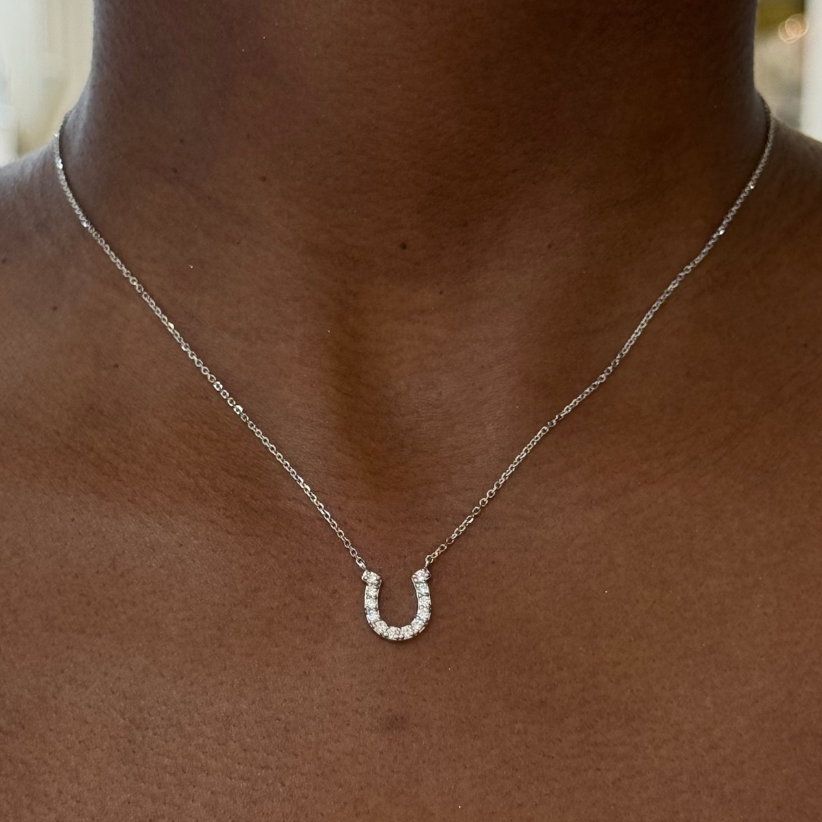 derby horseshoe necklace 