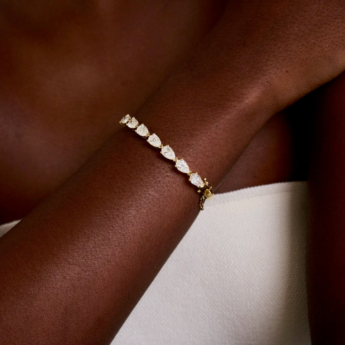 Everette Chasing Pear Diamond Bangle 6.32 ctw