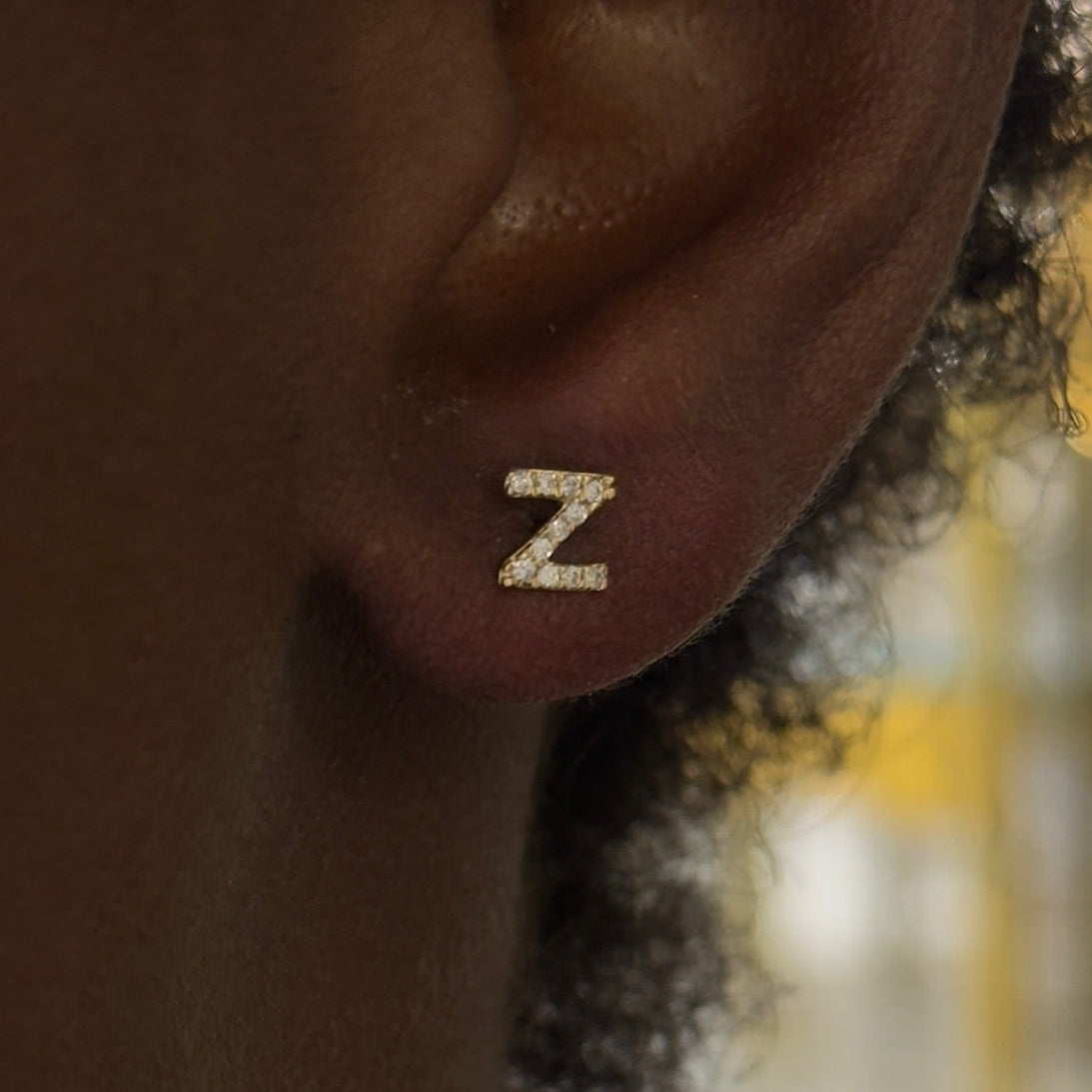 initial studs