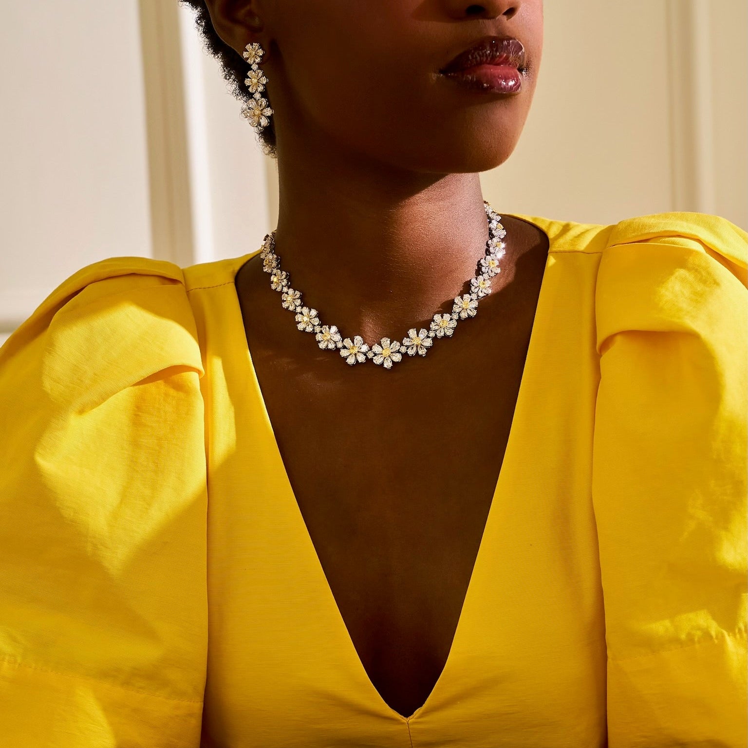Daisy Fancy Yellow Graduated Flower Necklace 35.23 ctw – RWFJ