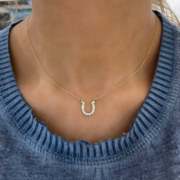 White gold hot sale horseshoe necklace
