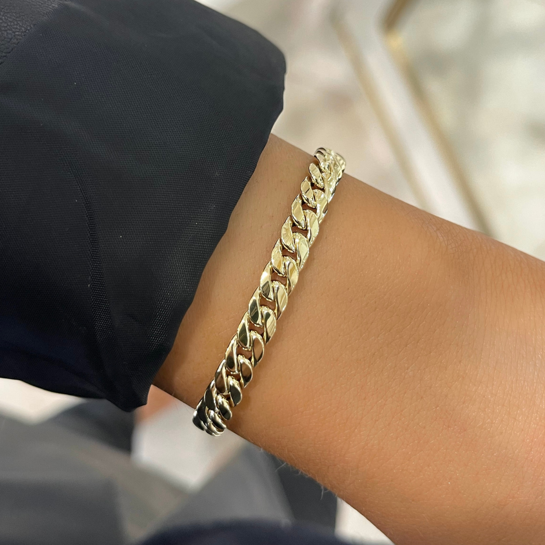 Cuban Link Bracelet with 0.33 Carat TW of Diamonds in 10kt Yellow Gold