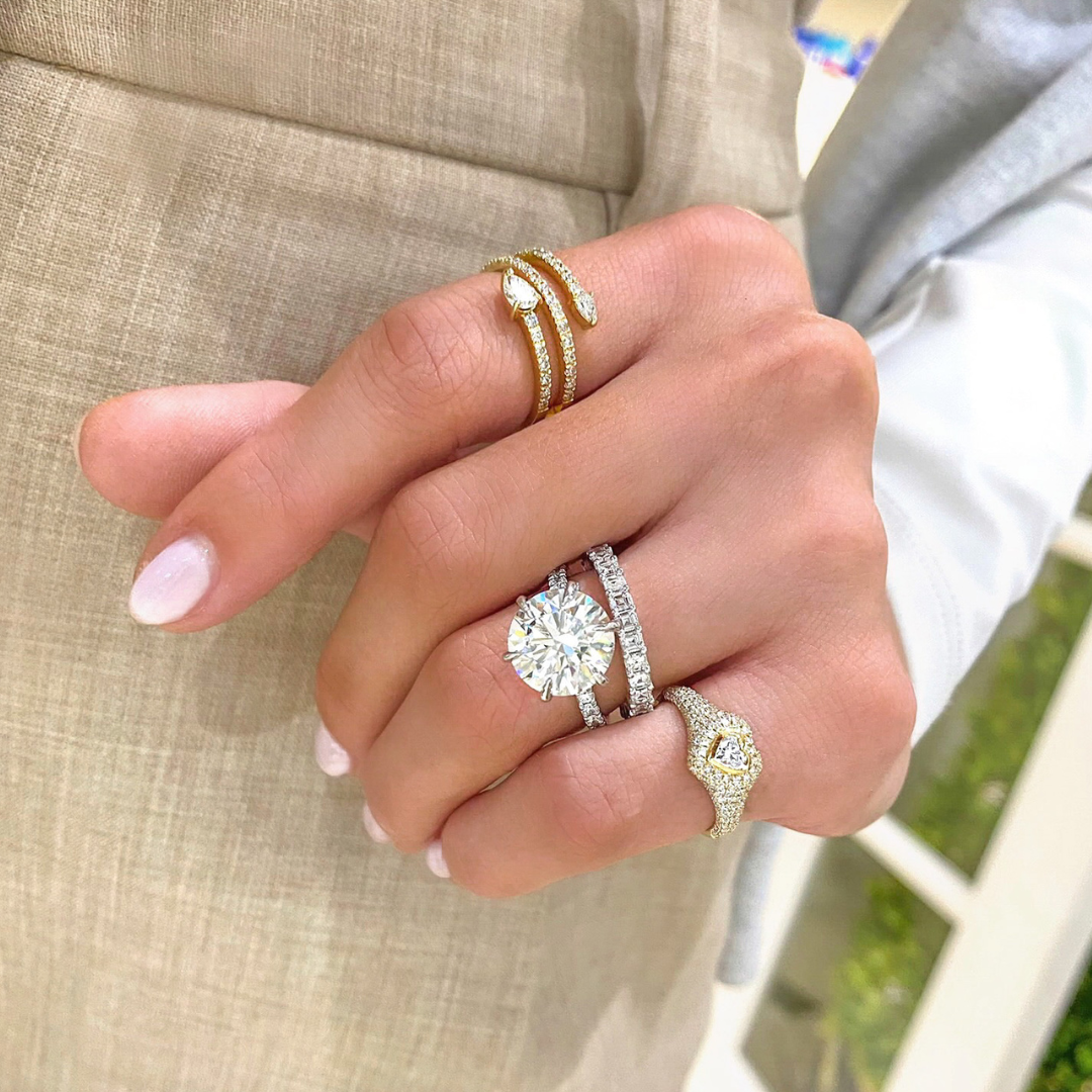 Vinca Crossover Pear Shaped Diamond Ring