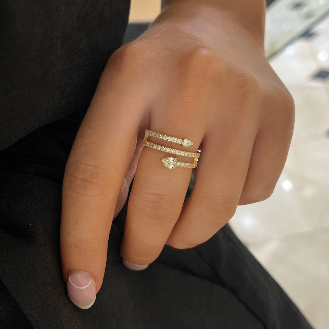 Vinca Crossover Pear Shaped Diamond Ring